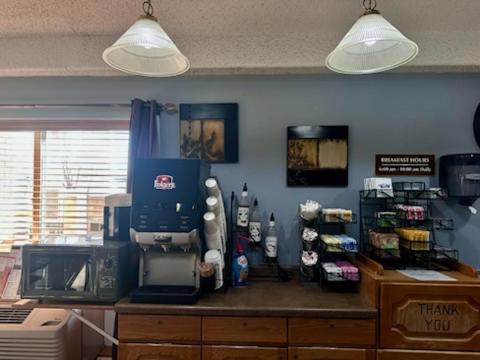 Fossil Creek Hotel & Suites Russell 외부 사진