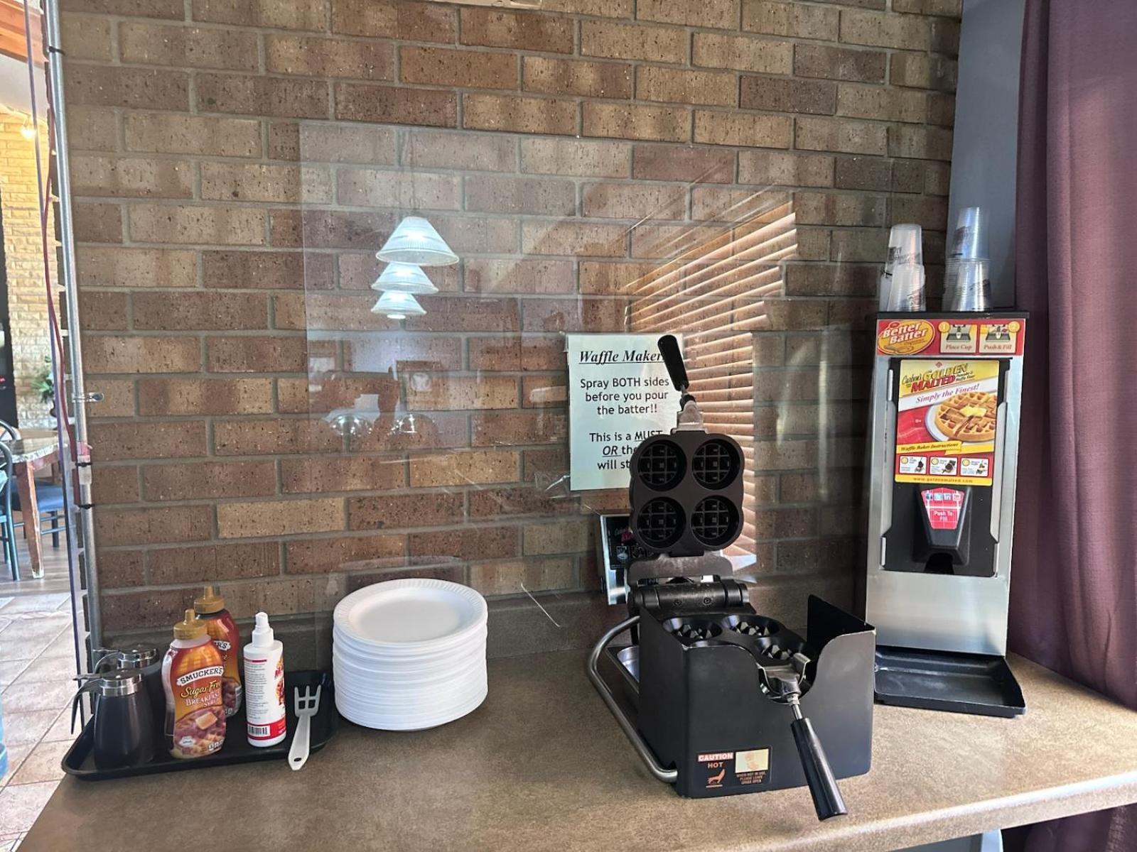Fossil Creek Hotel & Suites Russell 외부 사진