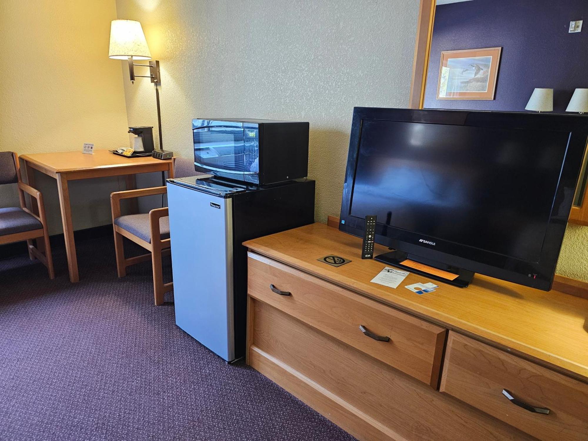 Fossil Creek Hotel & Suites Russell 외부 사진