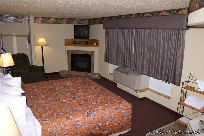 Fossil Creek Hotel & Suites Russell 객실 사진