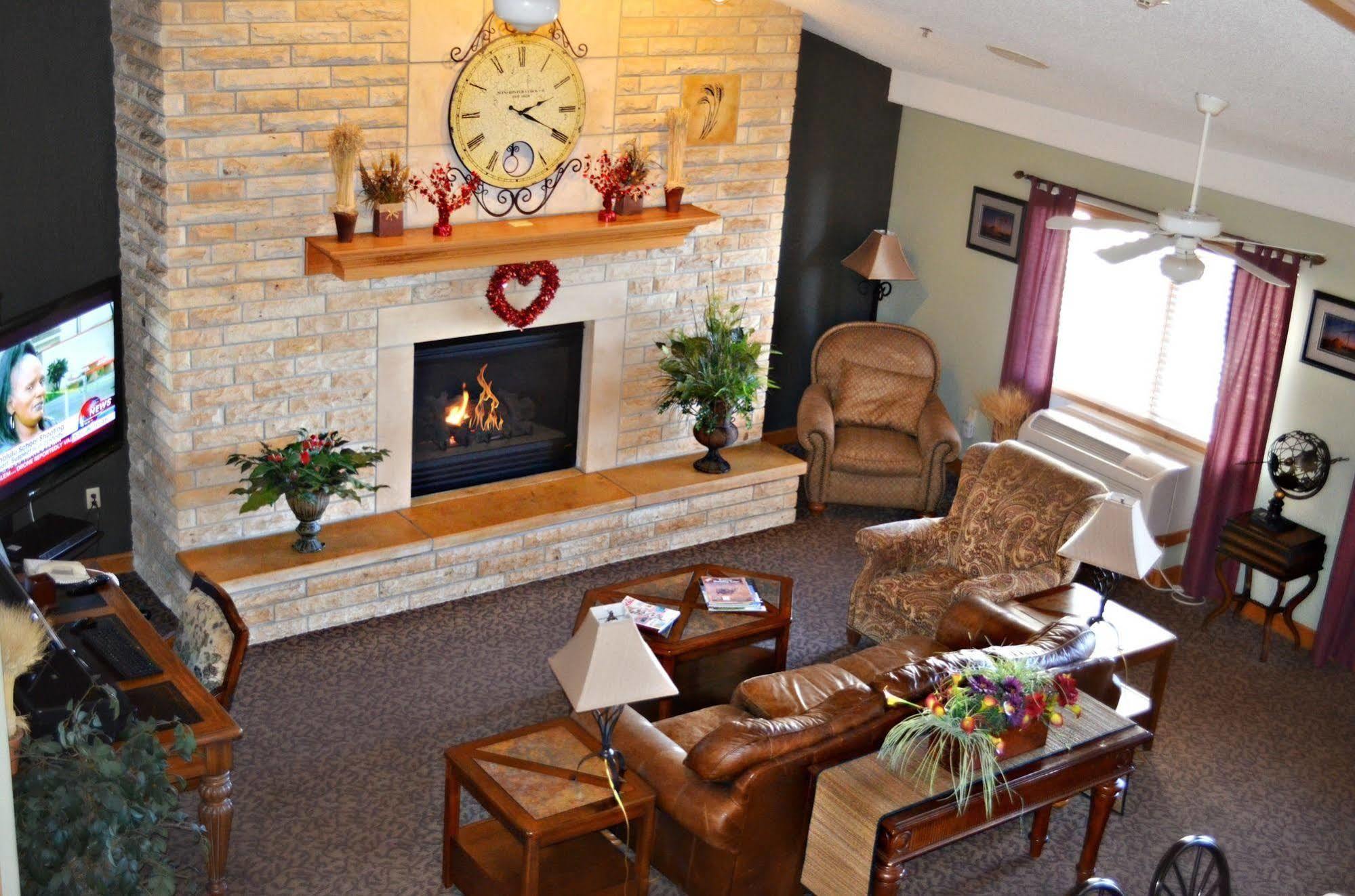 Fossil Creek Hotel & Suites Russell 외부 사진