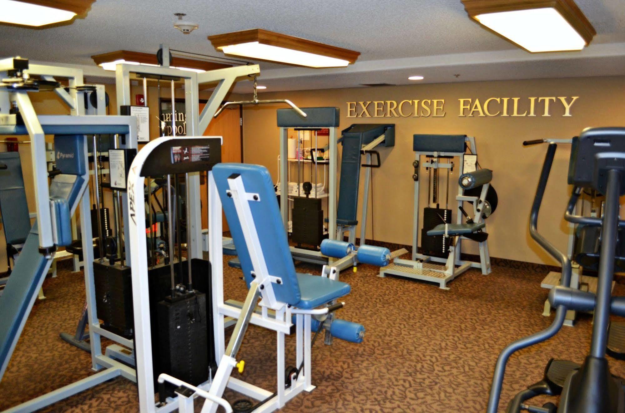 Fossil Creek Hotel & Suites Russell 외부 사진